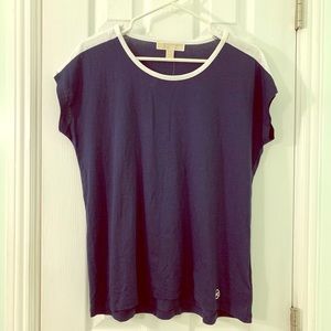 🌼 Nice NWT MK top